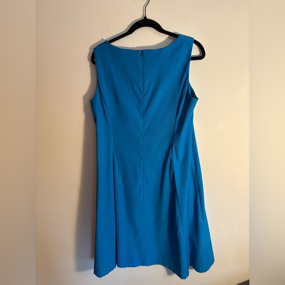 AGB Sleeveless Pleated Sheath Dress-vibrant blue - Picture 5 of 7